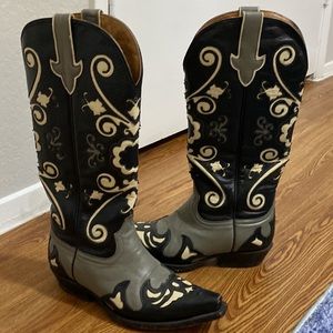 Lane Cowboy Boots!